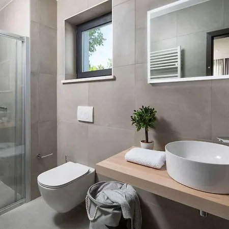 Villa Paola Comfortable Diminići